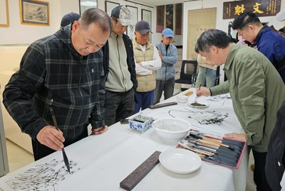 海林牡丹江市政協開展“送文化進社區”活動，架起文化藝術交流的民心橋